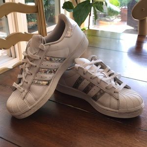 Girls Adidas Shell-toe